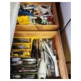 Contents of kitchen drawers