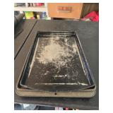 Lot of 4 metal pans