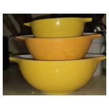 Vintage Yellow & Orange Nesting Pyrex Bowls