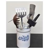Pfaltzgraff Yorktowne stoneware Utensil Holder