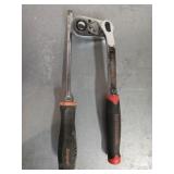 Snapon screwdriver and rotating socket wrench