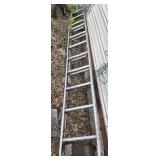 Aluminum extension ladder