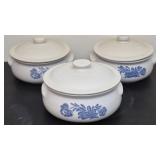 VNTG Pfaltzgraff Yorktowne stoneware Dishes W Lids