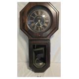 Bulova wall clock with key glass is broke