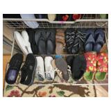 Estate lot of womens shoes approx size 10