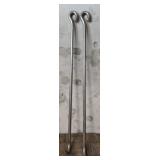 Lot of 2 aluminum hooks