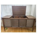 Zenith MCM console record player tested and works