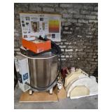 Duncan Kiln and supplies. WORKS!