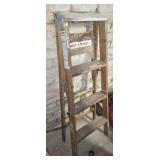 4ft wood ladder