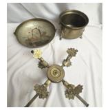 Lot of 3 brass pieces