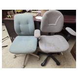 Lot of 2 older office chairs