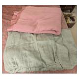 Lot of 2 large blankets