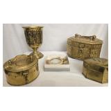 Lot of brass decor pieces