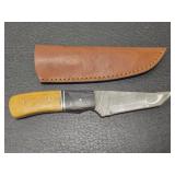 Hand made Damascus steel knife with sheath