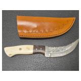 Hand made Damascus steel knife with sheath