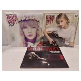 Taylor Swift calendars and souvenir program