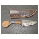 Hand made Damascus steel knife with sheath
