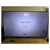Insignia 65' smart TV NS-65F501NA22 WORKING
