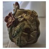 Pottery made frog vase