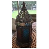 Gothic style candle holder