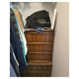 Lot of 2 pieces of furniture and contents