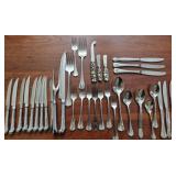 Aprox 35 pcs Flatware