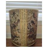 Lightweight wood trashcan