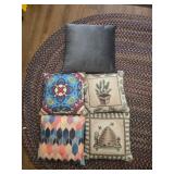 Lot of decorative throw pillows