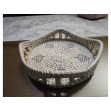Woven center basket