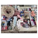 Estate lot of bathroom items