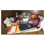 Estate lot of small ornaments and collectibles