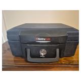 Sentry Safe black box w key -