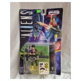 Vtg Aliens figurine collectible