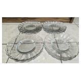 Set of 16 clear glass plates