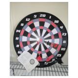 Magnetic dart board