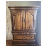 Wooden Arman 3 drawers beautiful piece