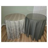 Lot of 2 small tables