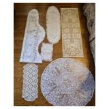 6 lace linens