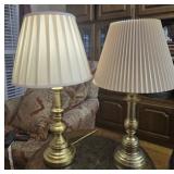 Lot of 2 brass lamps working with shades