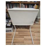 Plastic table mate