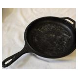 Lodge cast iron pan