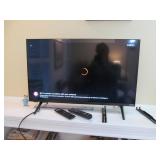 Vizio 32' Smart TV w/ Remote
