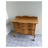 Tiger Oak Server Claw Foot 42" X 24" X 36"