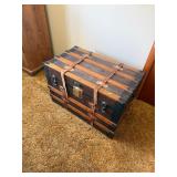 Flat-top Trunk (32 x 18.5 x 21)