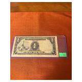 (2) 1943 Japanese Govt issued 1 Peso Banknotes