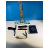 (3) Knives; Pendant