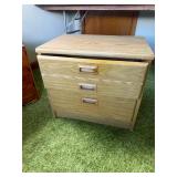 2-Drawer Nightstand (22 x24 x17)
