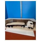 1984 Rockingham Poultry Tractor Trailer -- ERTL