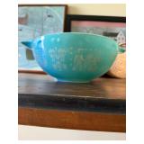 10" Pyrex Bowl Amish Butterprint Pattern-Turquoise