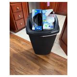 Kitchen Trash Can w/Bags